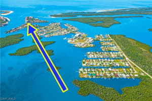 60 Pelican St 201, NAPLES