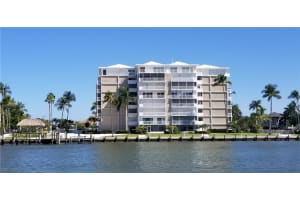 60 Pelican St W 202, NAPLES