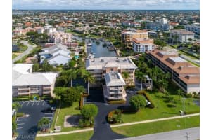 1041 Swallow Ave 403, MARCO ISLAND