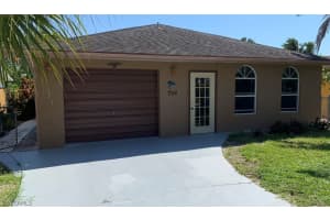 714 109th Ave N, NAPLES