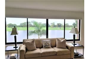 422 Wildwood Ln 422, NAPLES