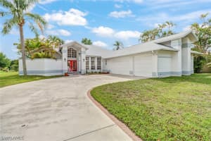 690 Astarias Cir, FORT MYERS