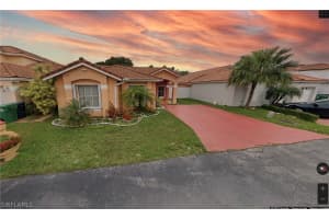 12240 Nw 8 St, MIAMI