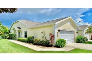 5653 Greenwood Cir 104, NAPLES