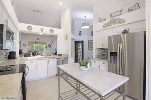 5560 Greenwood Cir 12, NAPLES
