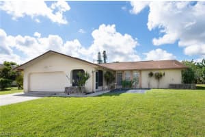 1633 Country Club Pky, LEHIGH ACRES