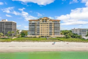 9577 Gulf Shore Dr 301, NAPLES