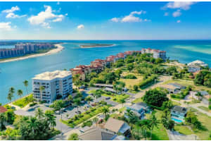 60 Pelican St W 303, NAPLES