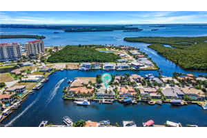 1507 Hermitage Ln, CAPE CORAL