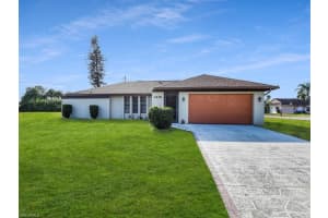 1638 Country Club Pky, LEHIGH ACRES