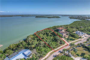 621 Inlet Dr, Marco Island