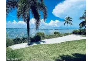 1028 Bayview Dr, Sanibel