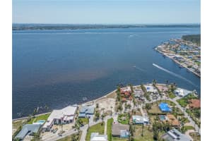 238 Bayshore Dr, Cape Coral