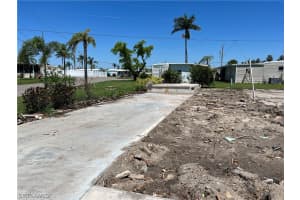 122 Shoreland Dr, Fort Myers