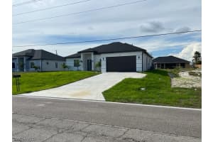 401 Diplomat Pkwy E, Cape Coral