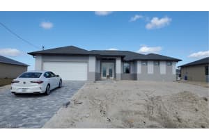 107 Ne 19th Ter, Cape Coral