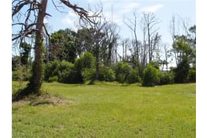5932 Stringfellow Rd, St James City