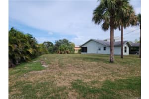 873 8th Ct E, Naples