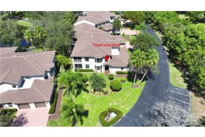 300 Diamond Cir 301, NAPLES