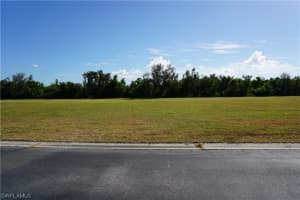 4661 Grassy Point Blvd, Port Charlotte