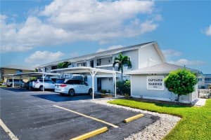 1016 Se 46th St 104, CAPE CORAL