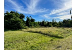 633 Cape Ter Nw, Port Charlotte