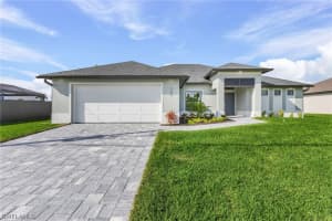 320 Nw 6th Pl, Cape Coral