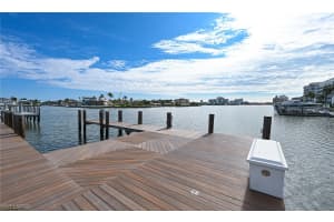 128 Bayview Ave, Naples