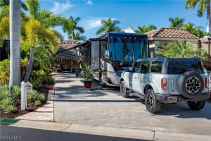 13592 Snook Cir, Naples