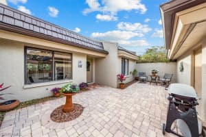 182 Bears Paw Trl, NAPLES