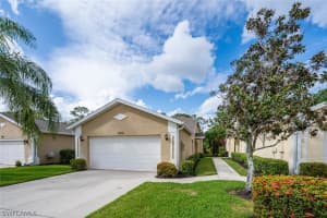 5716 Greenwood Cir 50, NAPLES