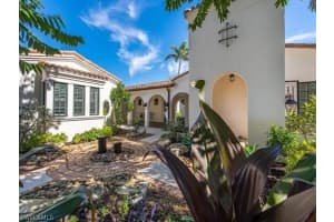 16631 Cortona Ln, Naples