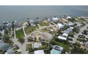 961 San Carlos Ct, Fort Myers Beach