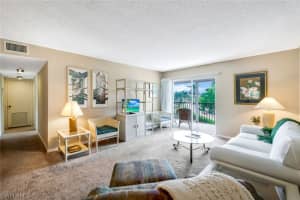 555 Park Shore Dr B-412, Naples