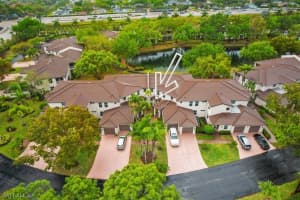 400 Diamond Cir 405, NAPLES