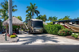 13589 Snapper Ln, Naples