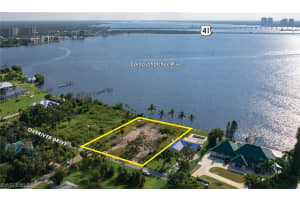 744 Overiver Dr, North Fort Myers