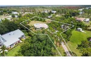 20564 Charing Cross Cir, ESTERO