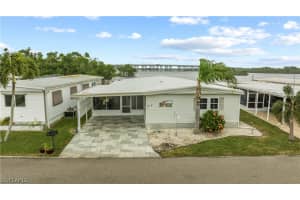 339 Shoreland Dr, Fort Myers