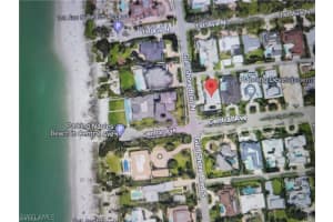 12 Gulf Shore Blvd N, Naples