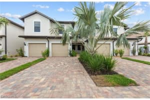 5693 Mayflower Way W 1102, Ave Maria