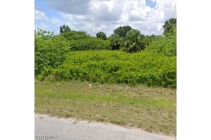 8076 Sunrise Cir, Labelle