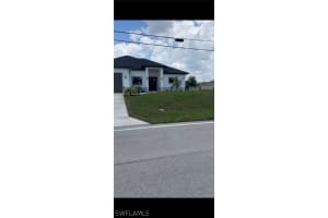 817 Jacaranda Pkwy E, Cape Coral