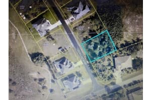 697 Mirror Lakes Ct, Lehigh Acres