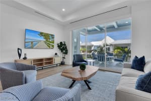 201 8th St S 310, Naples