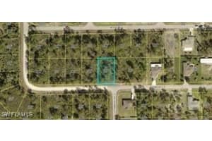 921 Franklin St E, Lehigh Acres