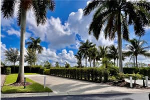 13611 Snook Cir, Naples