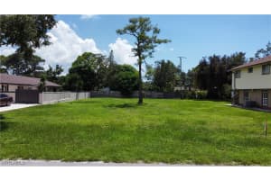 9090 Carolina St, Bonita Springs