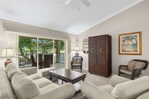 5817 Glencove Dr 405, Naples