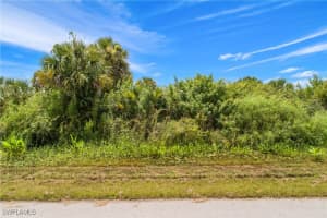 688 39th Ave Nw, Naples